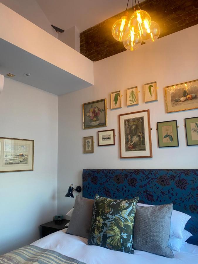 The Crown 4* Londra