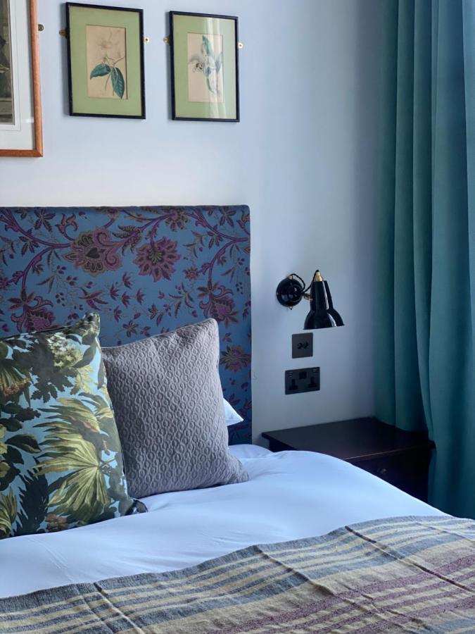 The Crown 4* Londra